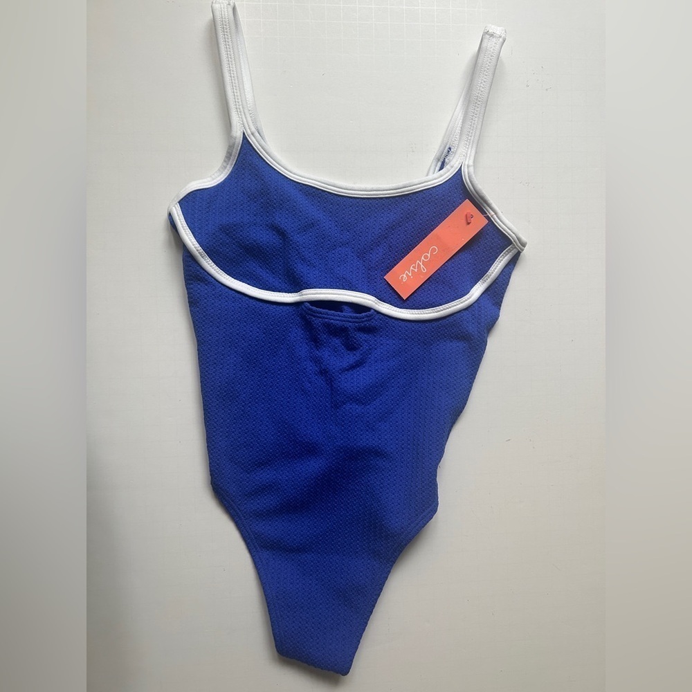 Colsie textured Bodysuit with contrast trim & Keyhole Medium NWT